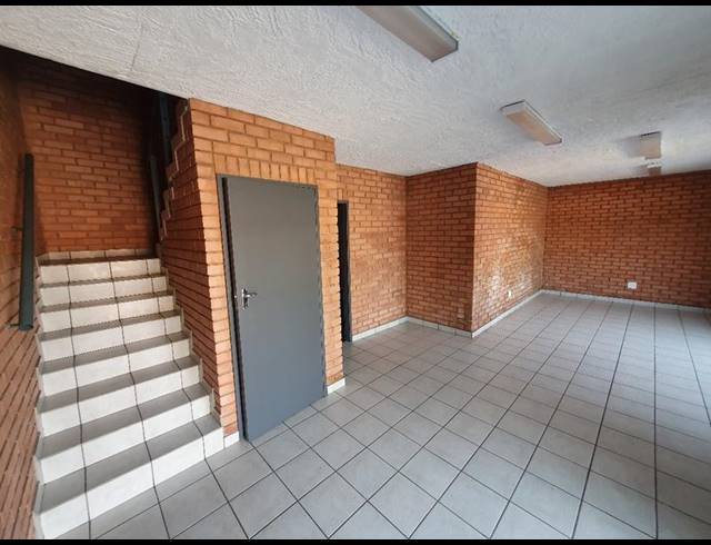 INDUSTRIAL PROPERTY TO RENT IN HENNOPSPARK